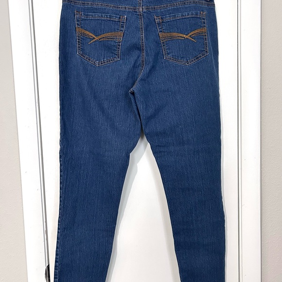 Blue Skinny Jeans with Sleek Fit - Picture 4 of 4